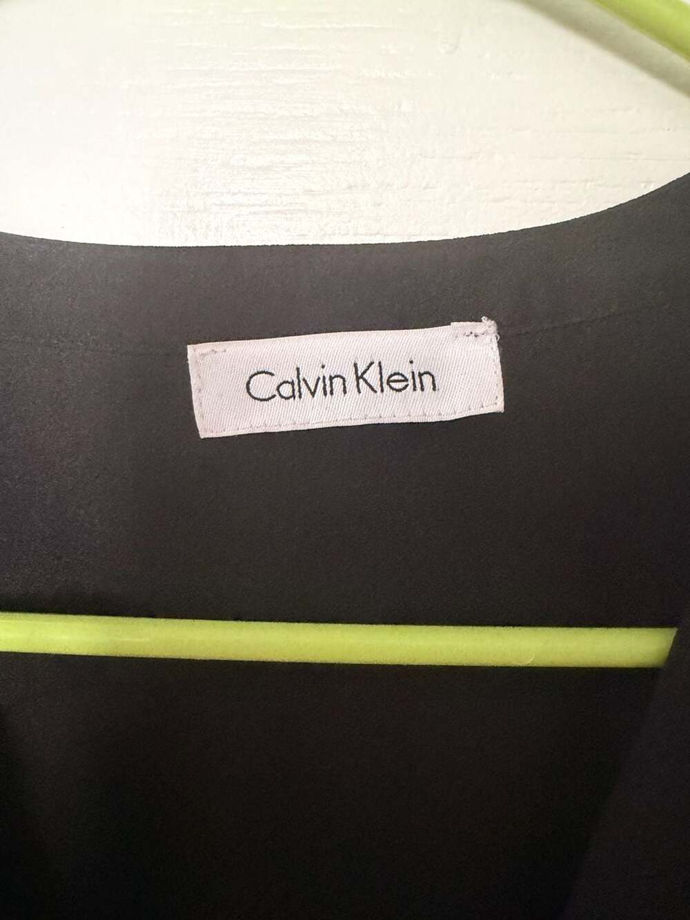 Calvin Klein - Picture 3 of 3